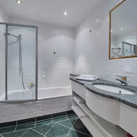 Hotel Pflegerbruecke 3*